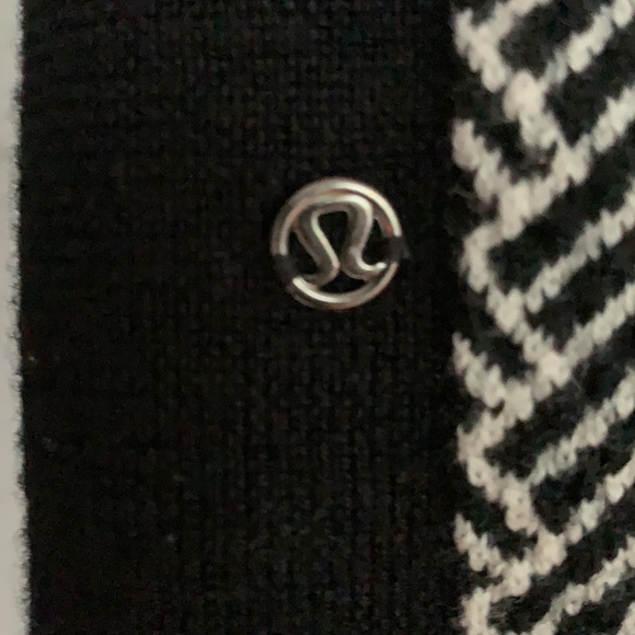 Lululemon sweater - Picture 4 of 4